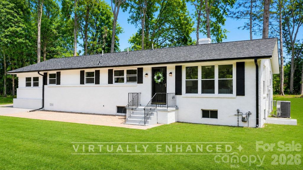 965 23rd Avenue NE, Hickory, NC 28601