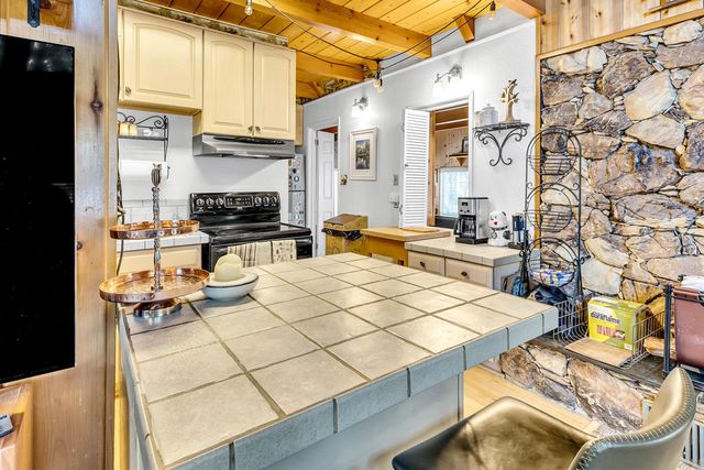 25437 Nestwa Trail, Idyllwild, CA 92549