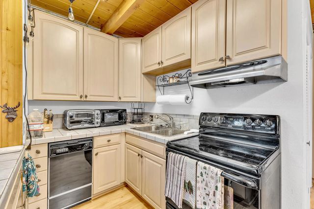 25437 Nestwa Trail, Idyllwild, CA 92549