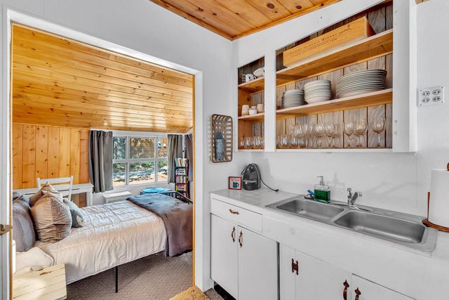 25437 Nestwa Trail, Idyllwild, CA 92549