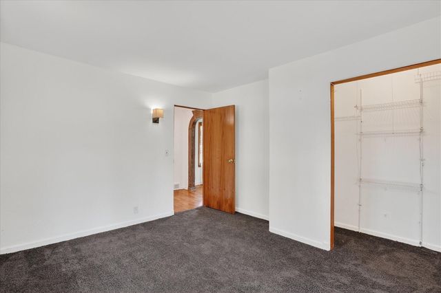 340 Lakeshore Drive, Battle Creek, MI 49015