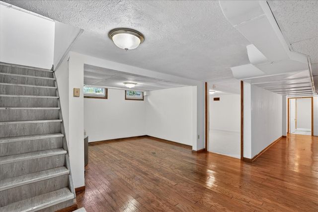 340 Lakeshore Drive, Battle Creek, MI 49015