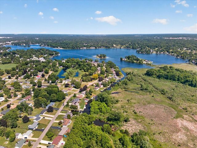 340 Lakeshore Drive, Battle Creek, MI 49015