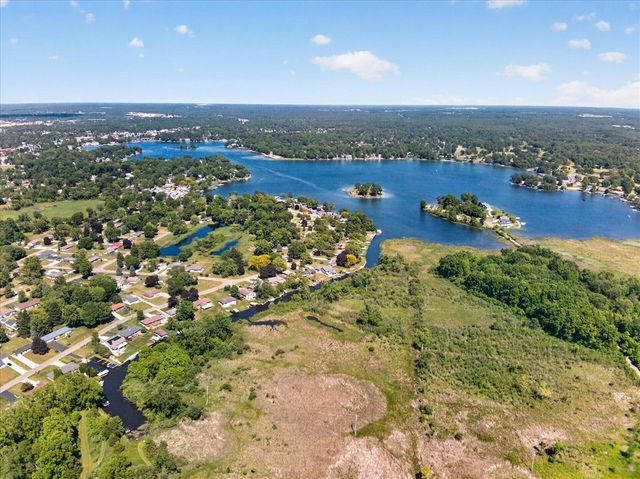 340 Lakeshore Drive, Battle Creek, MI 49015
