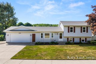 6091 Rogue River Meadows Drive, Belmont, MI 49306