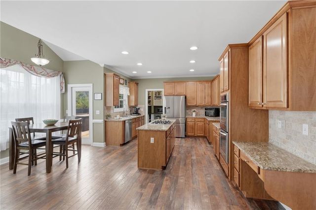 8205 Applewood Court, Gainesville, GA 30506