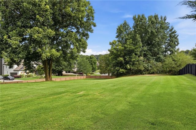 8205 Applewood Court, Gainesville, GA 30506