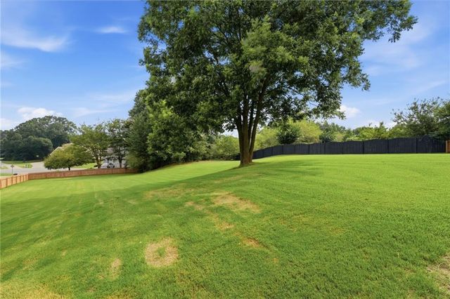 8205 Applewood Court, Gainesville, GA 30506