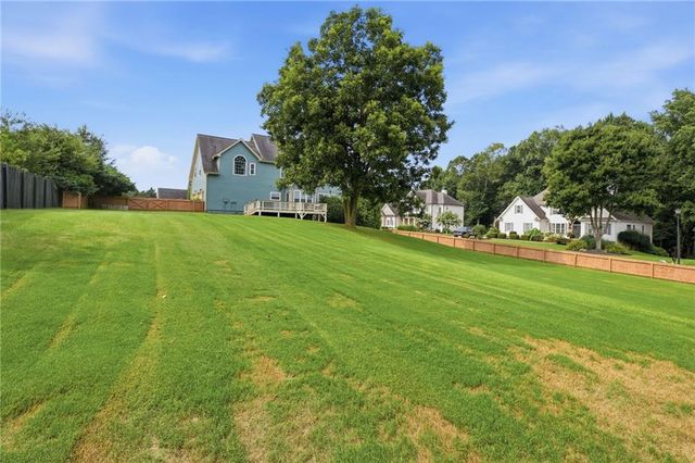 8205 Applewood Court, Gainesville, GA 30506