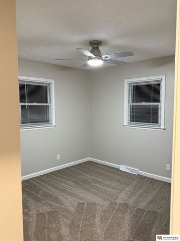 8822 Pine Drive, La Vista, NE 68128