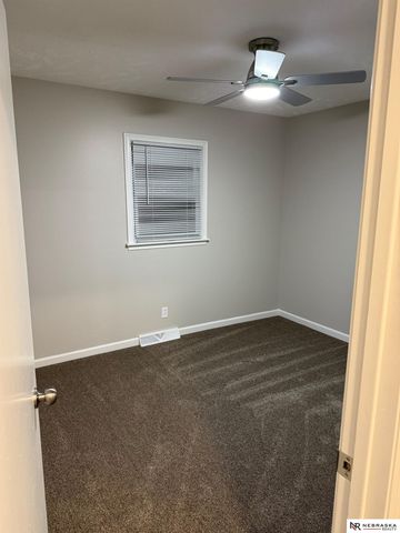 8822 Pine Drive, La Vista, NE 68128