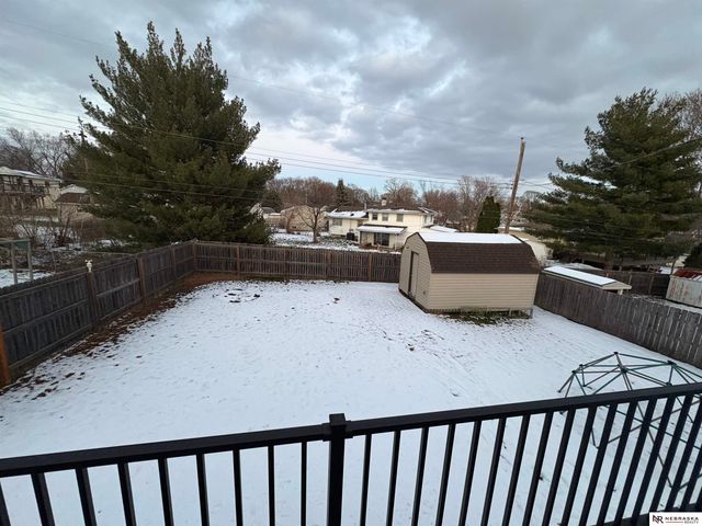 8822 Pine Drive, La Vista, NE 68128