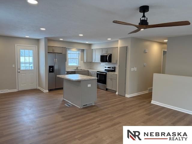 8822 Pine Drive, La Vista, NE 68128