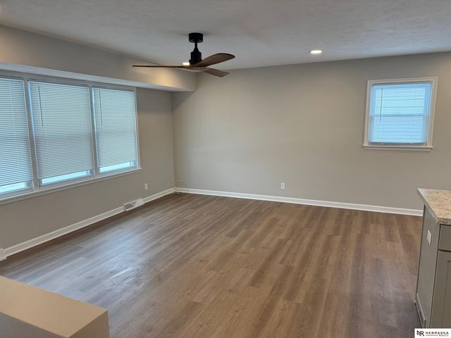 8822 Pine Drive, La Vista, NE 68128