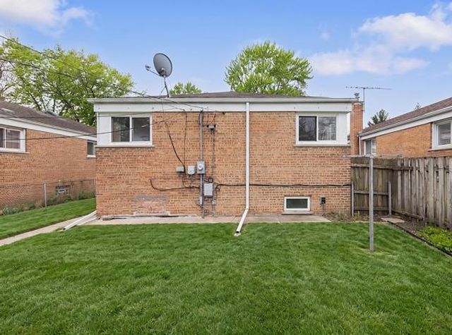 14505 Woodlawn Avenue, Dolton, IL 60419