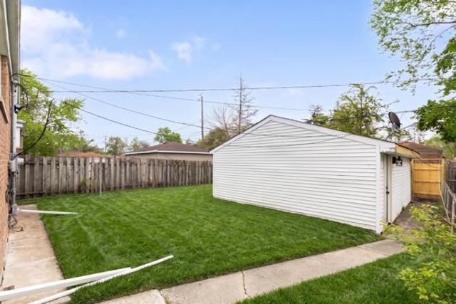 14505 Woodlawn Avenue, Dolton, IL 60419