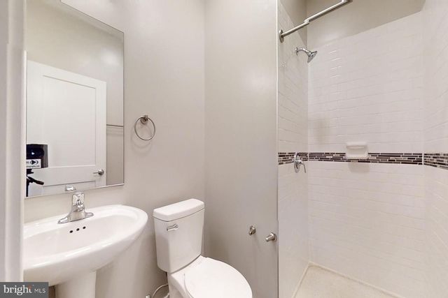 4910 EAST CAPITOL, Washington, DC 20019