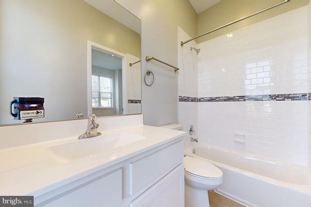 4910 EAST CAPITOL, Washington, DC 20019
