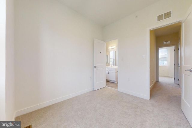4910 EAST CAPITOL, Washington, DC 20019