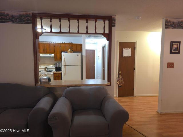 200 Carolina Drive, Jacksonville, NC 28546