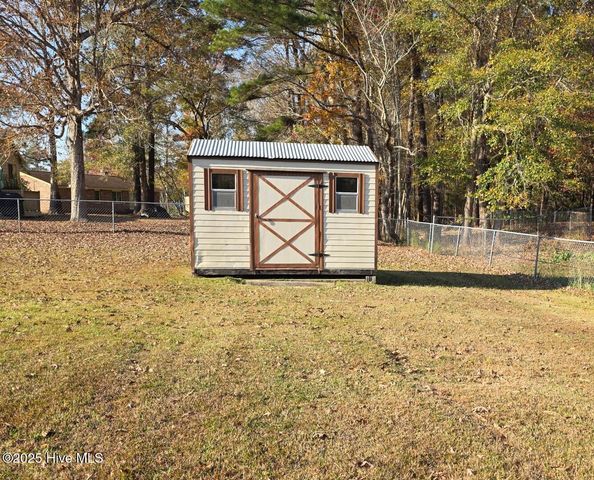 200 Carolina Drive, Jacksonville, NC 28546