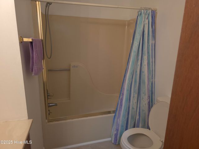 200 Carolina Drive, Jacksonville, NC 28546