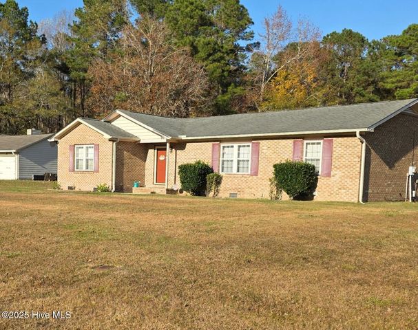 200 Carolina Drive, Jacksonville, NC 28546