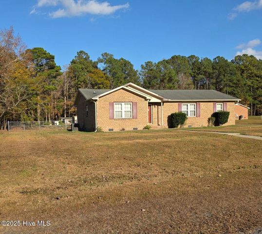 200 Carolina Drive, Jacksonville, NC 28546