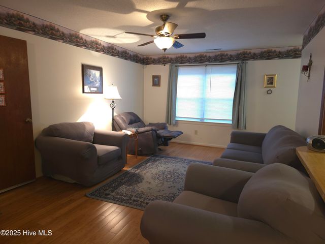 200 Carolina Drive, Jacksonville, NC 28546