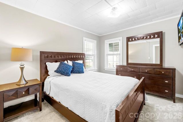 430 Arlington Circle NW, Lenoir, NC 28645