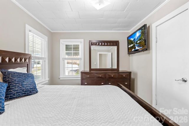 430 Arlington Circle NW, Lenoir, NC 28645