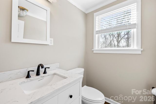 430 Arlington Circle NW, Lenoir, NC 28645