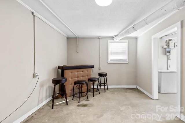 430 Arlington Circle NW, Lenoir, NC 28645