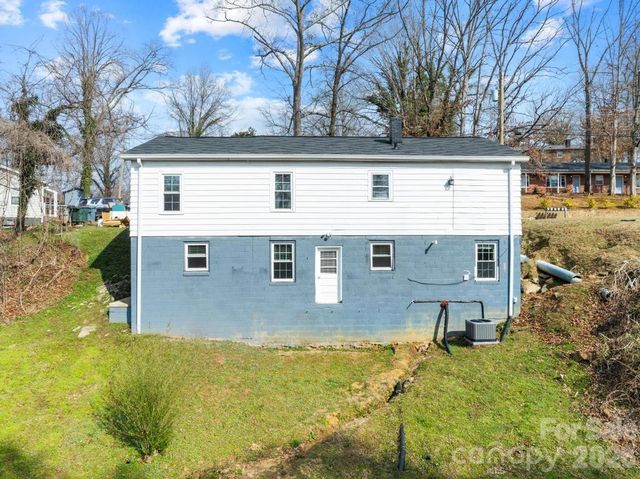 430 Arlington Circle NW, Lenoir, NC 28645