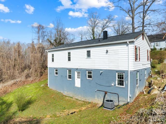 430 Arlington Circle NW, Lenoir, NC 28645