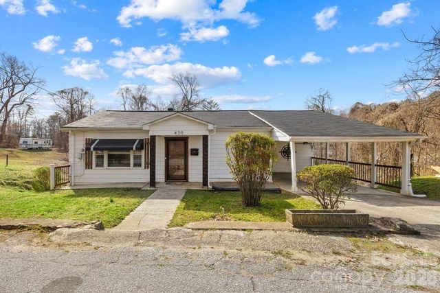 430 Arlington Circle NW, Lenoir, NC 28645