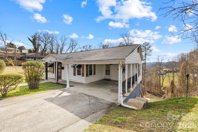 430 Arlington Circle NW, Lenoir, NC 28645