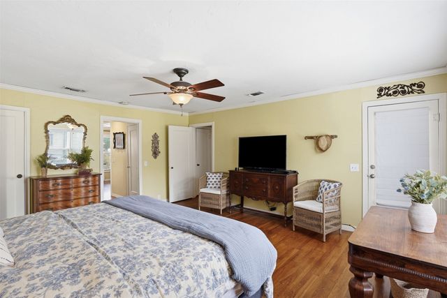 309 N Travis Street, Granbury, TX 76048