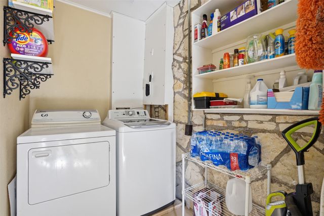 309 N Travis Street, Granbury, TX 76048
