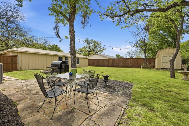 309 N Travis Street, Granbury, TX 76048