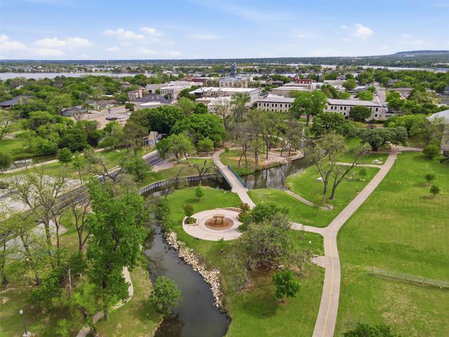 309 N Travis Street, Granbury, TX 76048
