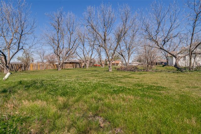 1107 N Houston, Royse City, TX 75189