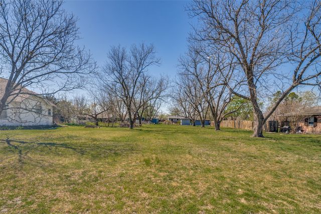 1107 N Houston, Royse City, TX 75189