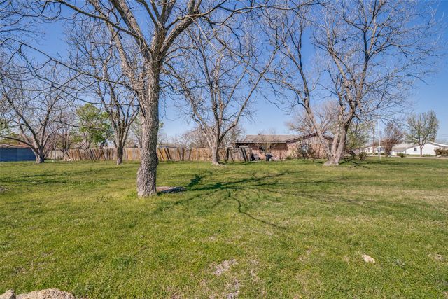 1107 N Houston, Royse City, TX 75189