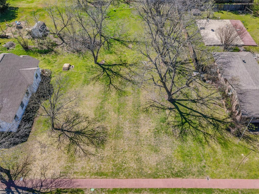 1107 N Houston, Royse City, TX 75189