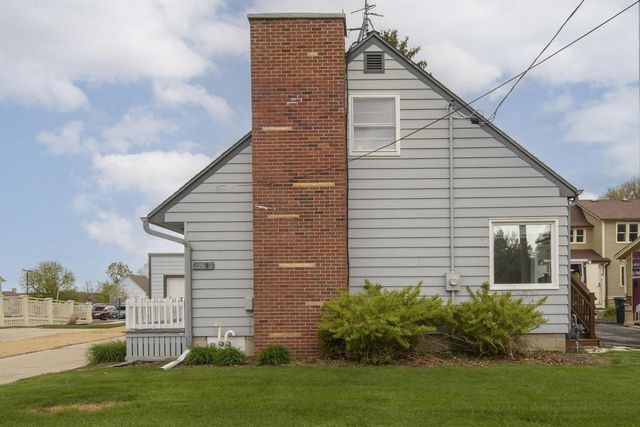 208 Wright STREET, Waukesha, WI 53186