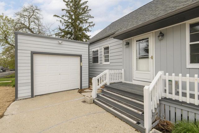208 Wright STREET, Waukesha, WI 53186