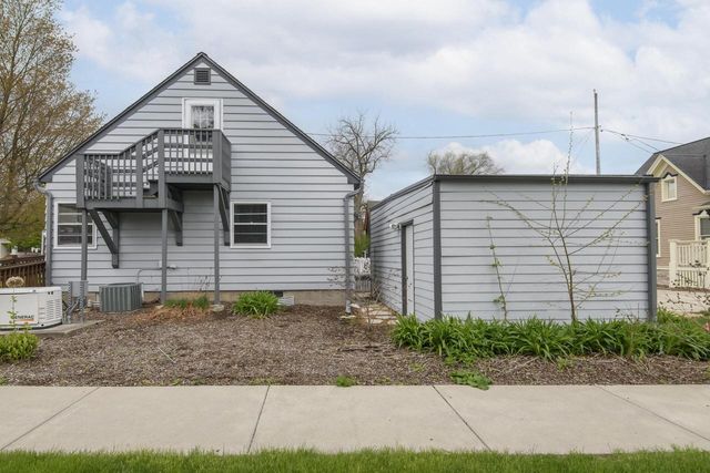 208 Wright STREET, Waukesha, WI 53186