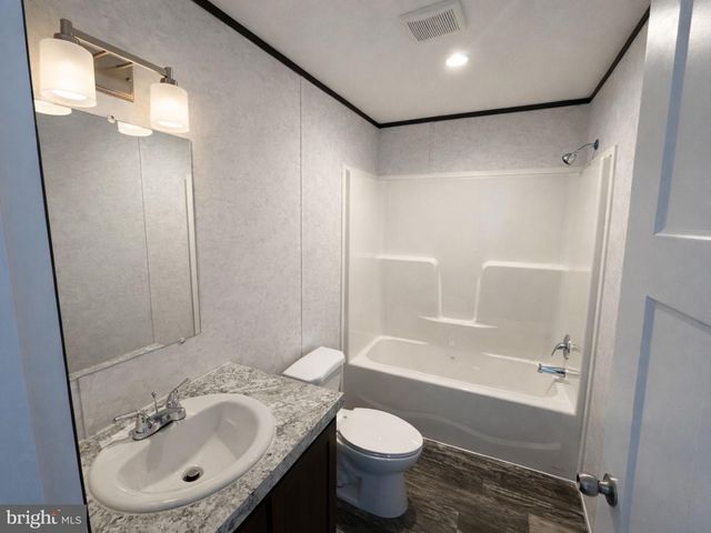 12 MINTON DR, Selinsgrove, PA 17870