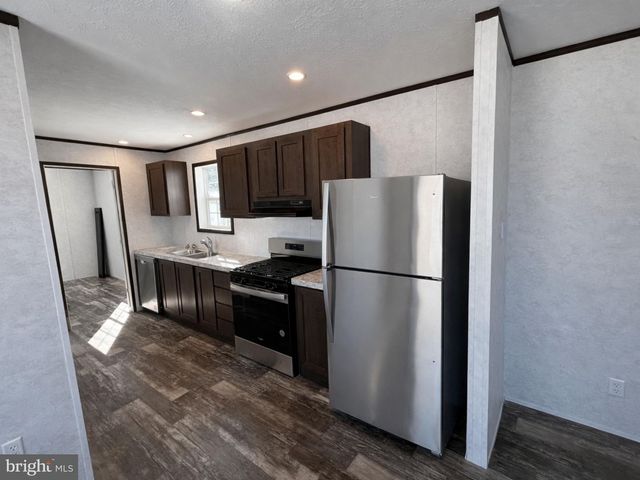 12 MINTON DR, Selinsgrove, PA 17870